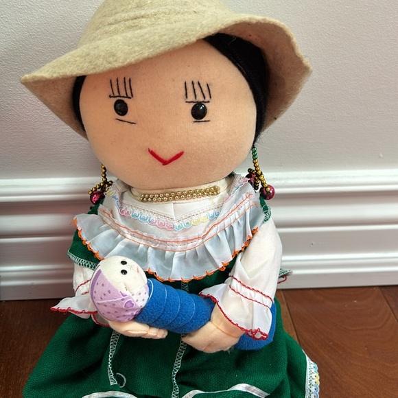 Ecuadorian Artisanal Dolls - Picture 3 of 5
